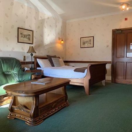 St Mary'S Hotel Golf & Country Club Pencoed ภายนอก รูปภาพ