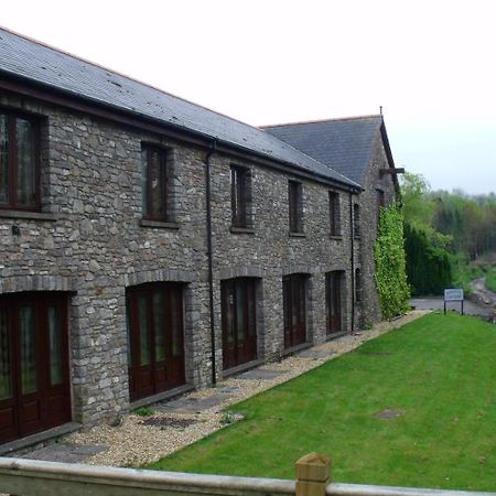 St Mary'S Hotel Golf & Country Club Pencoed ภายนอก รูปภาพ