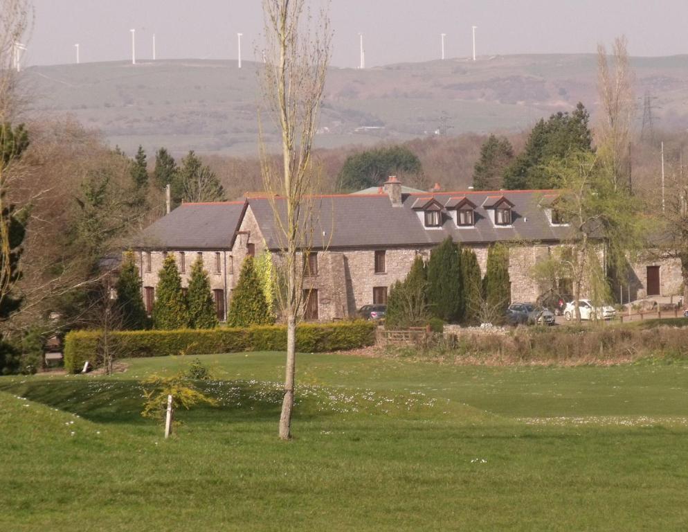 St Mary'S Hotel Golf & Country Club Pencoed ภายนอก รูปภาพ