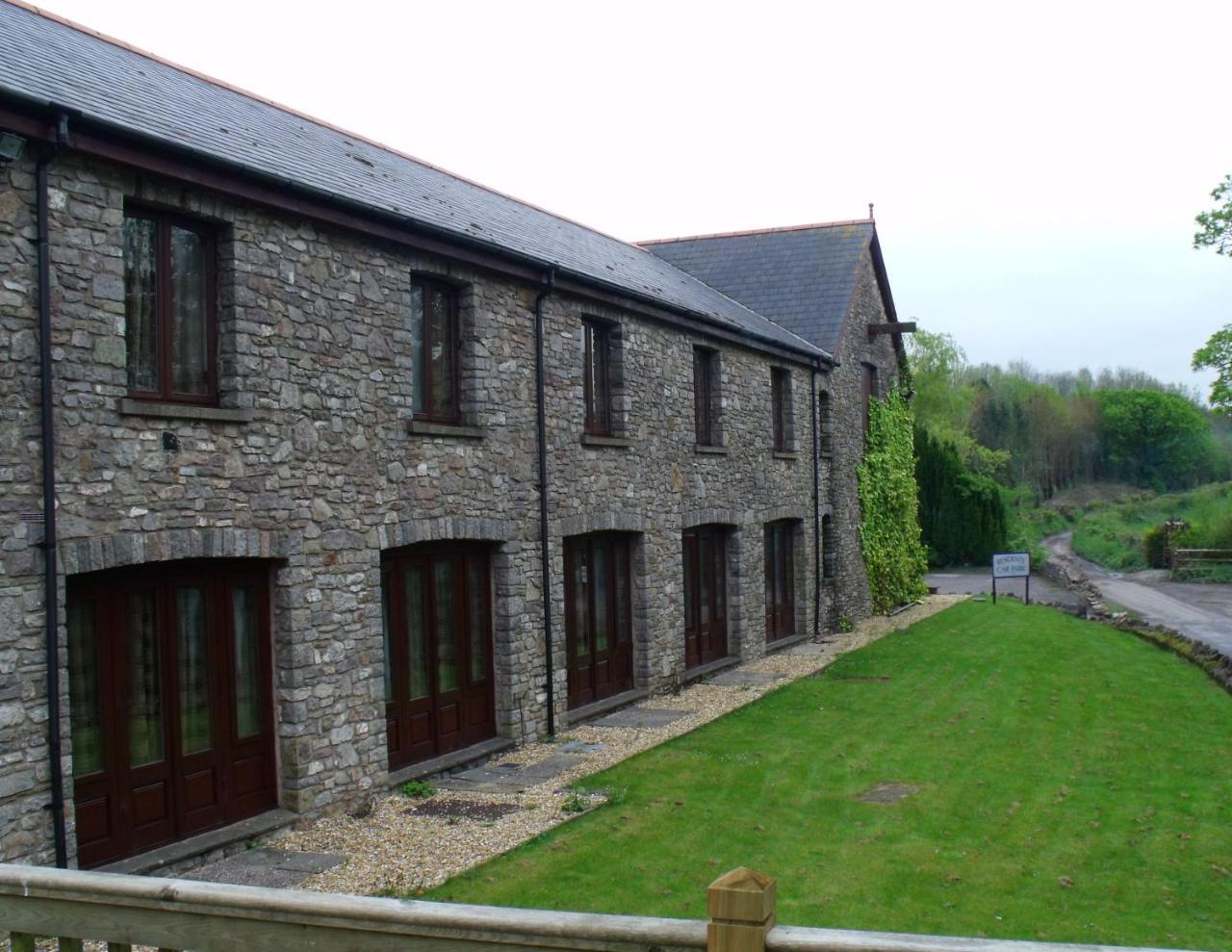 St Mary'S Hotel Golf & Country Club Pencoed ภายนอก รูปภาพ